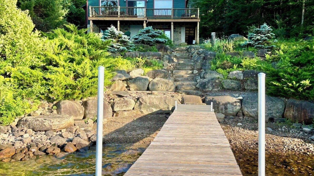 Speculator House | Charming Adirondack Lakefront 2bdrm Lodge