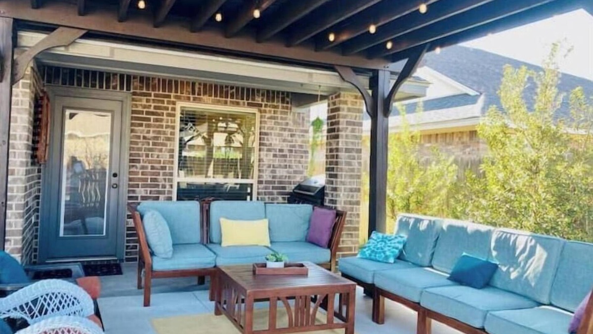 Wellborn House | Charming Aggieland Oasis