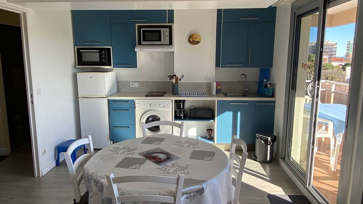 Le Port Apartment | Charming Air-Conditioned Flat in Canet-Plage