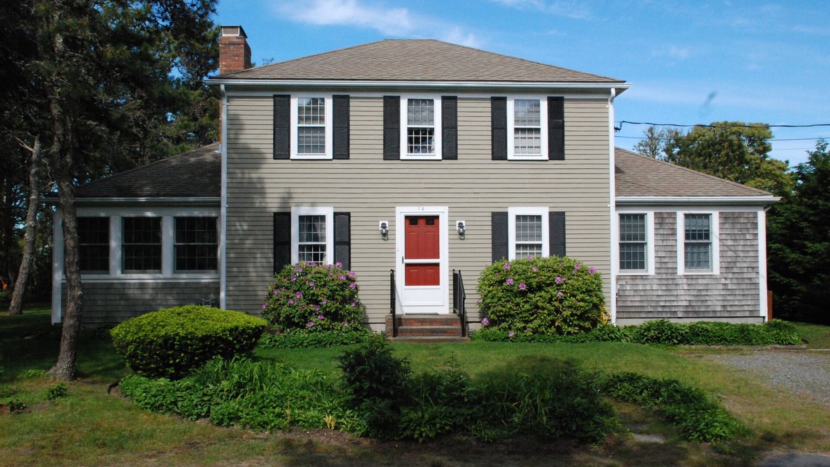 South Chatham House | Charming Air Conditioned Chatham Vacation Home Walk to Beach & Tennis