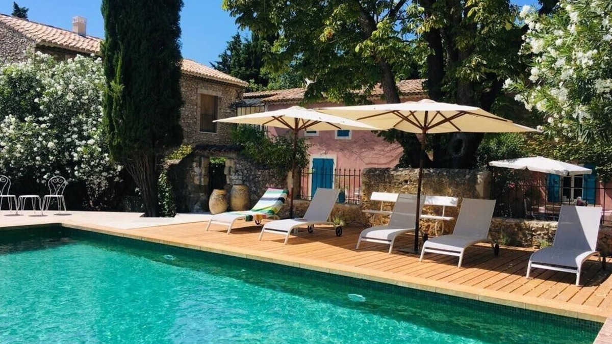 Le Thor Villa | Charming and comfortable Provencal farmhouse with beautiful swimming pool