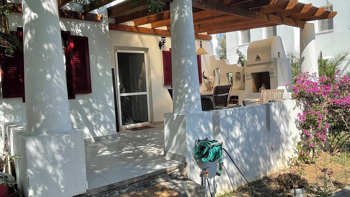 Bodrum City Center Villa | Charming and cosy 2-bedroom villa with shared pool in lovely Bodrum