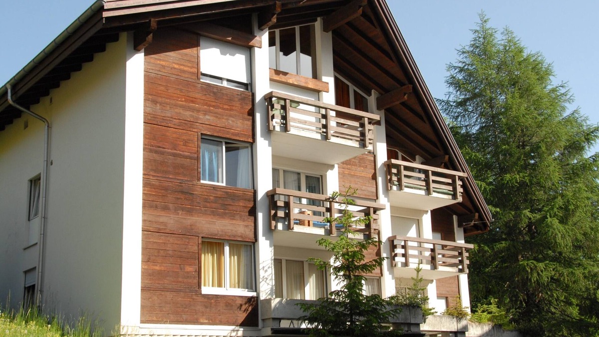 Stechelberg Apartment | Charming and cosy apartment (sleeps 4-6 people) in a beautiful mountain village