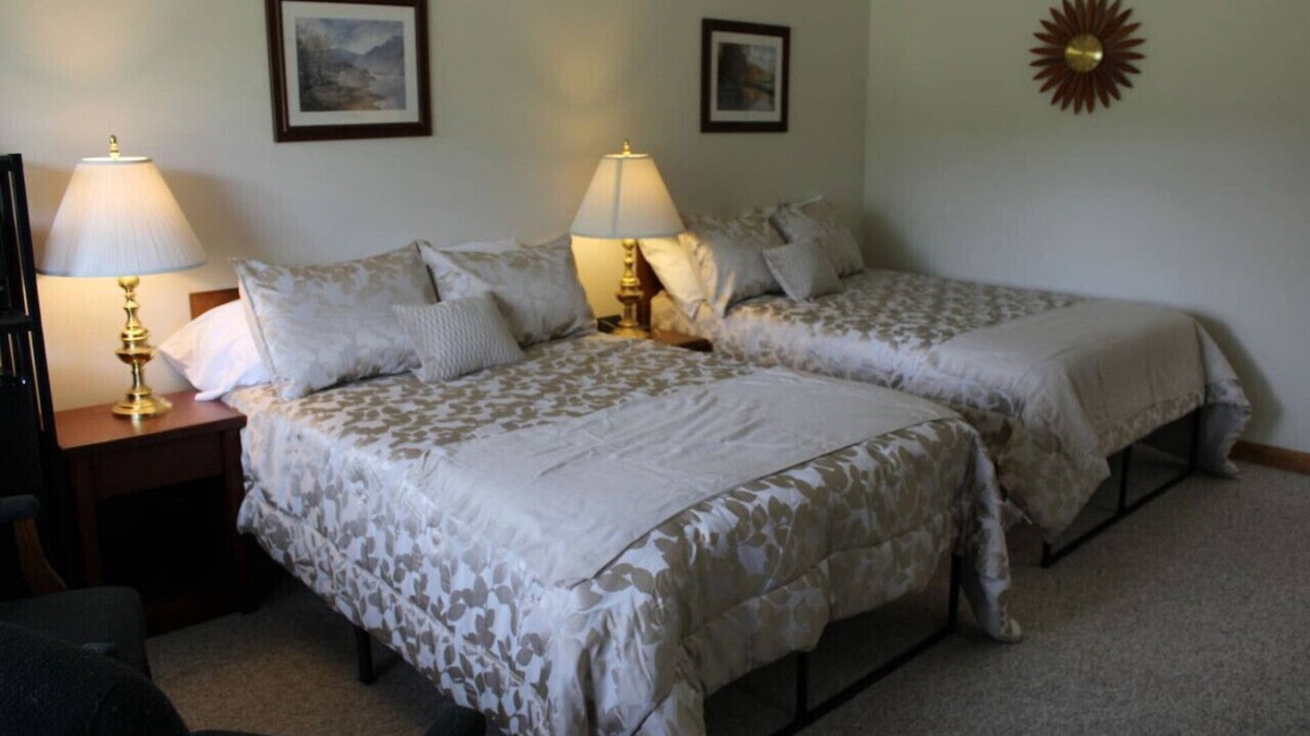 North Woodstock House | Charming and Cozy Getaway