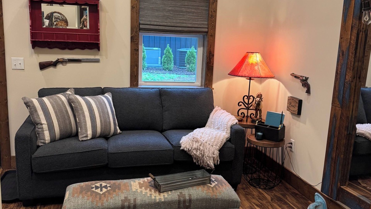 Newaygo Cabin | Charming and Cozy Retreat in Newaygo, MI- The Rustic Barn dominium