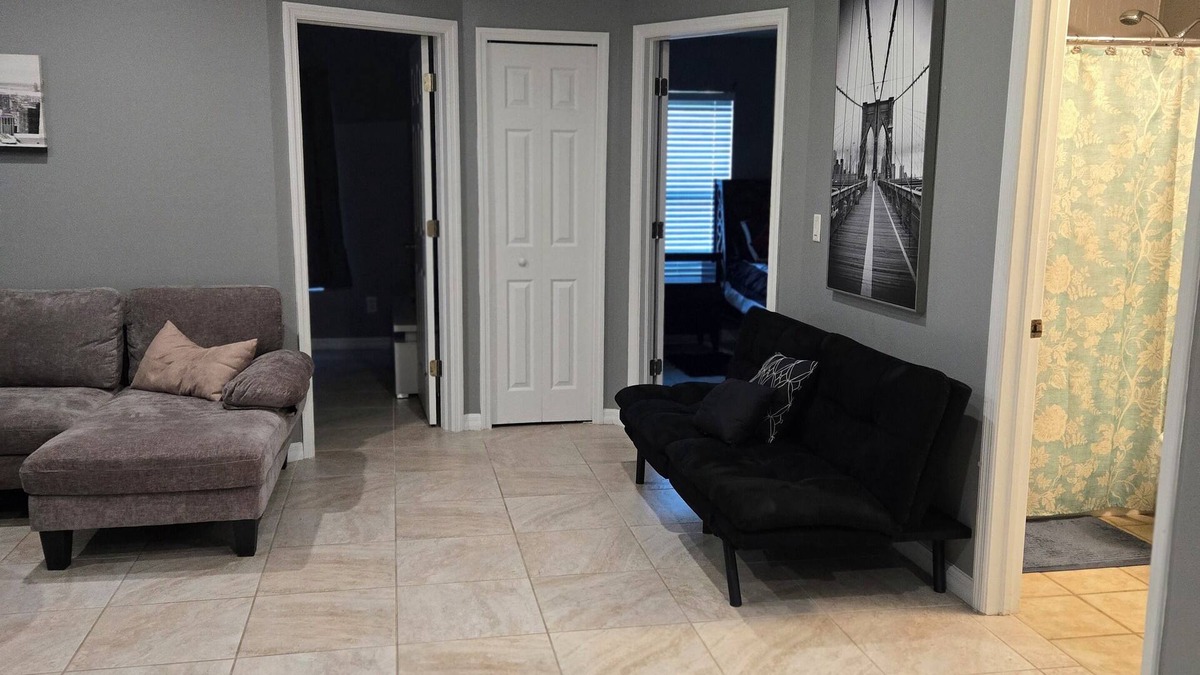 Westminister House | Charming and cozy 3-bedroom duplex in welcoming Lehigh Acres! Come stay here!