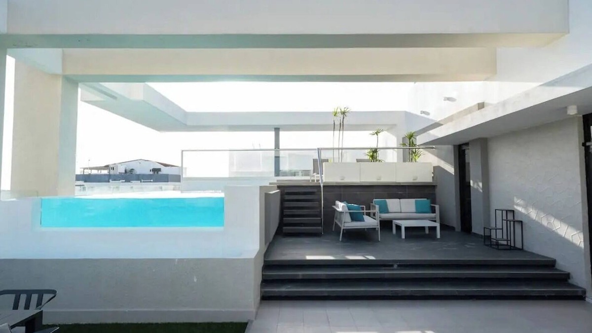 Sarasota Apartment | Charming and Elegant 2BR Apt W/Pool, BBQ, and rooftop