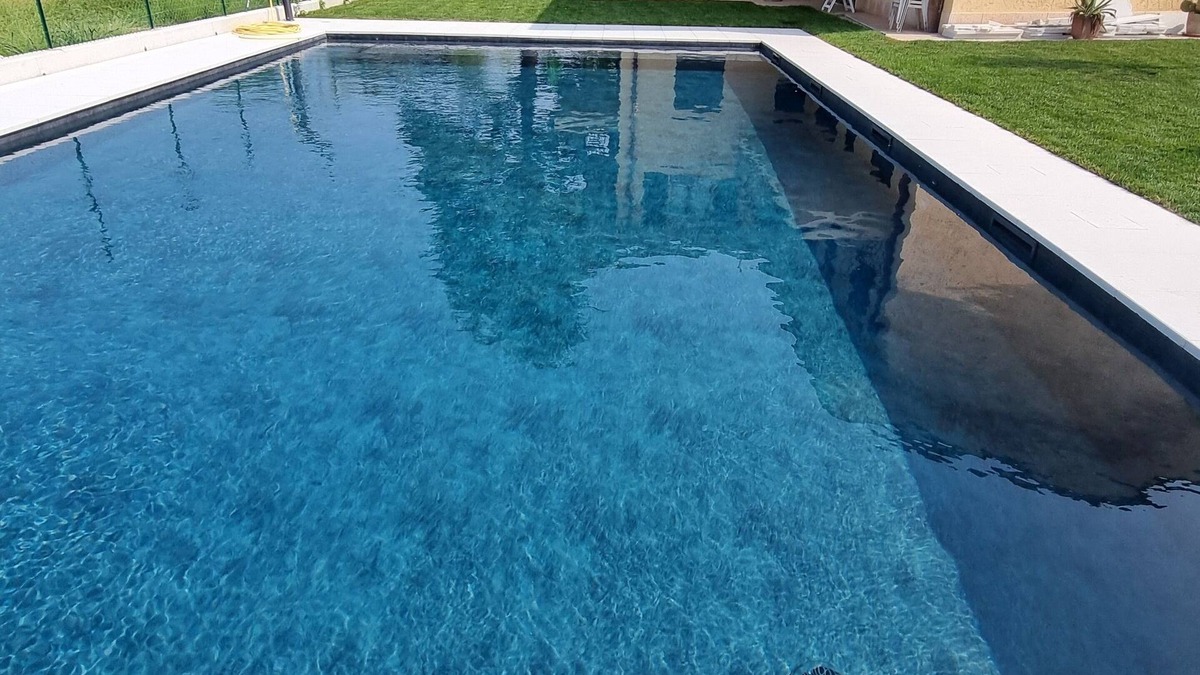 Calmasino Apartment | Charming and elegant apartment in Bardolino with pool. WI-fi free.