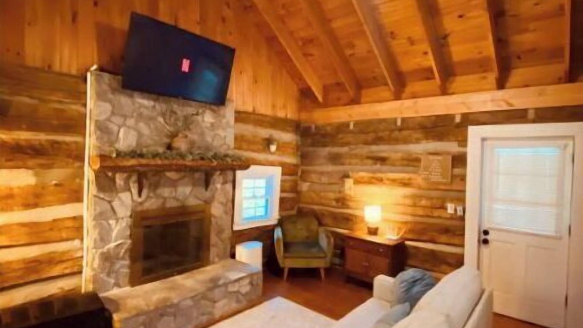 Piper Gap Cabin | Charming and modernized 1800's Creekside Cabin w/Hot Tub and 5 minutes to I-77