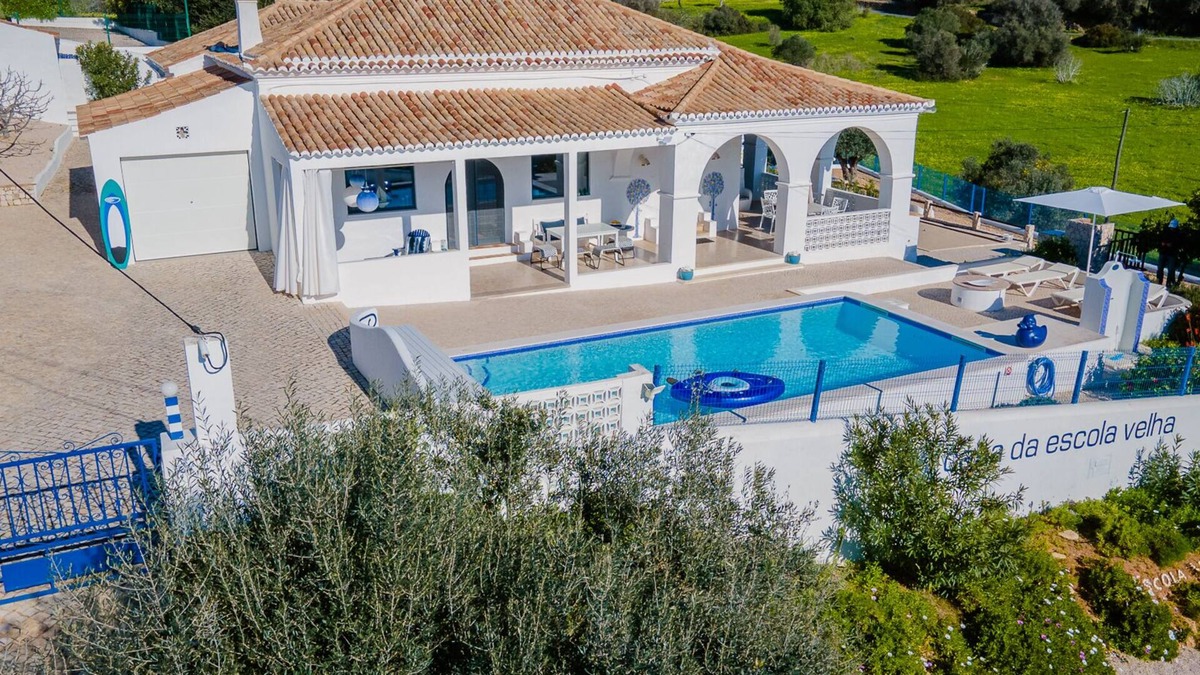 Vale de Parra Villa | Charming and pretty villa surrounded by countryside and close to the beach