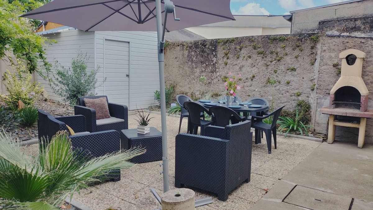Chateaubriant House | Charming and quiet town center house