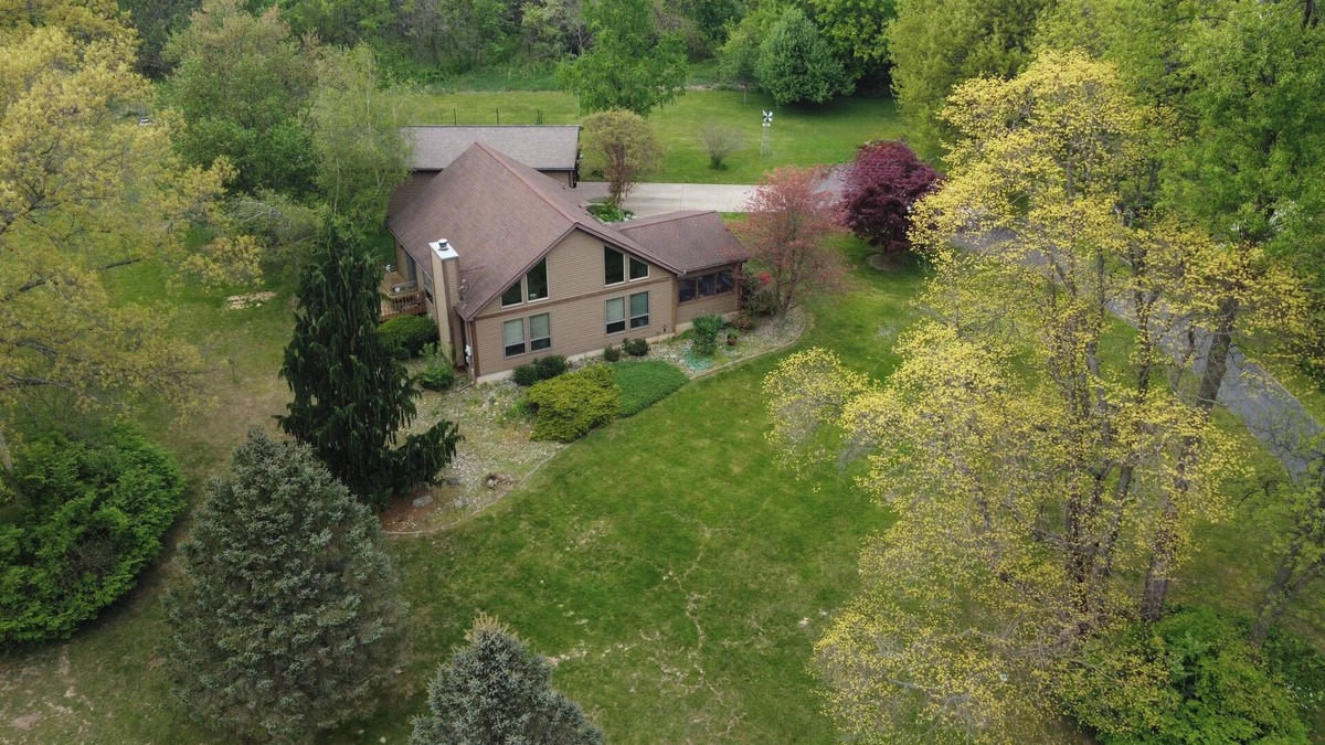 East Leroy House | Charming and Quiet House in Battle Creek