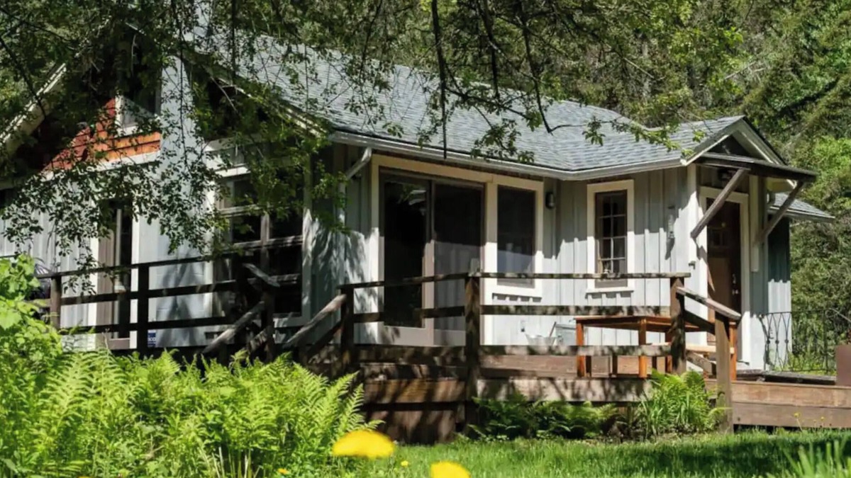 Lanesville House | Charming and secluded 2-bedroom cottage in the Catskills with WiFi and AC