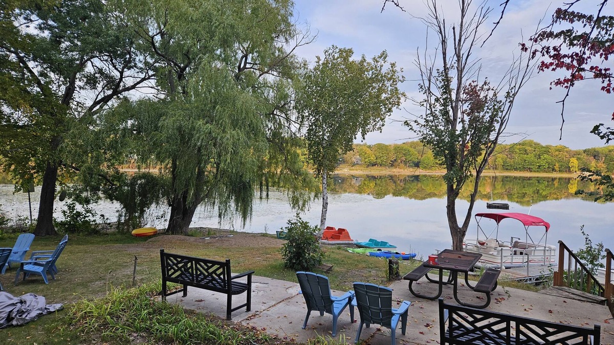 Forest Lake House | Charming and spacious 5 bedroom, 3 bath,19 guest home on peaceful keewahtin lake