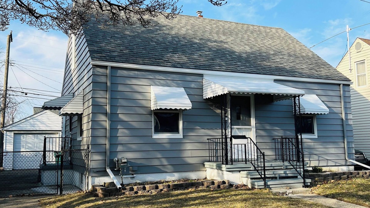 Ferndale House | Charming and Spacious 3-bedroom House with WiFi, AC in nice Ferndale, MI