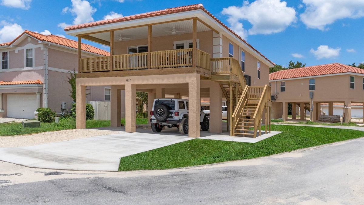 Homosassa Villa | Charming and spacious brand new - July 2024 - 2 BR, 2 BA villa on stilts