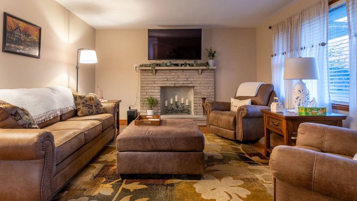 Lancaster House | Charming and Spacious 3 Bedroom Home in Lancaster