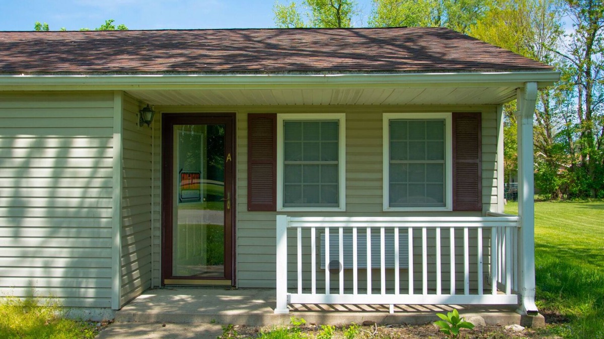 Colchester Apartment | Charming and Tranquil 1BR in Colchester, IL