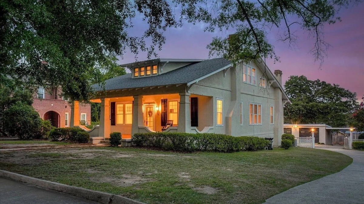 Summerville House | Charming and updated historic Summerville home 3.5 miles from Augusta National,