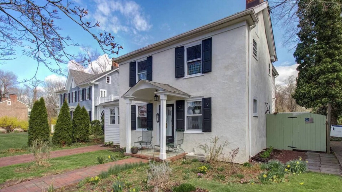 Washington Crossing House | Charming and whimsical 1836 home on the river in Titusville