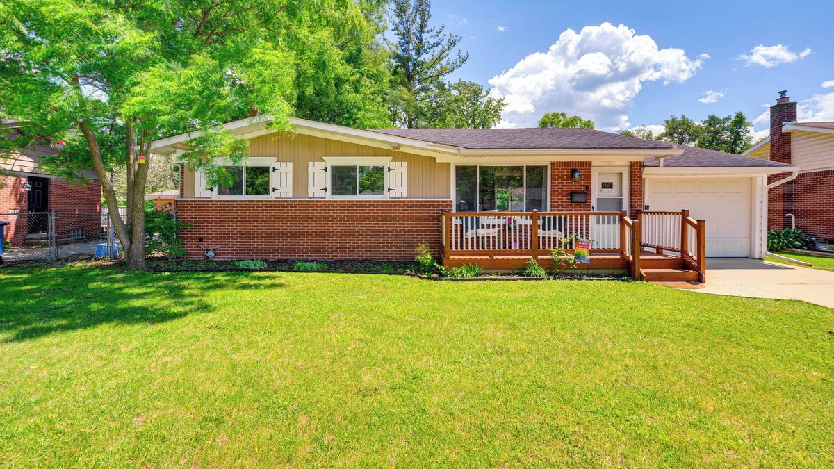 Mitchell House | Charming Ann Arbor Getaway w/Deck: Near Downtown!