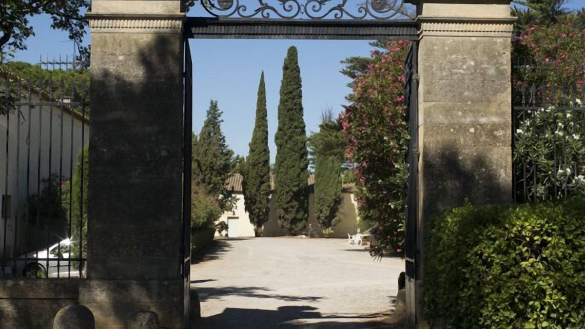 Lezignan-Corbieres Apartment | Charming apartment in a wine estate, private garden, acces to the swimming pool