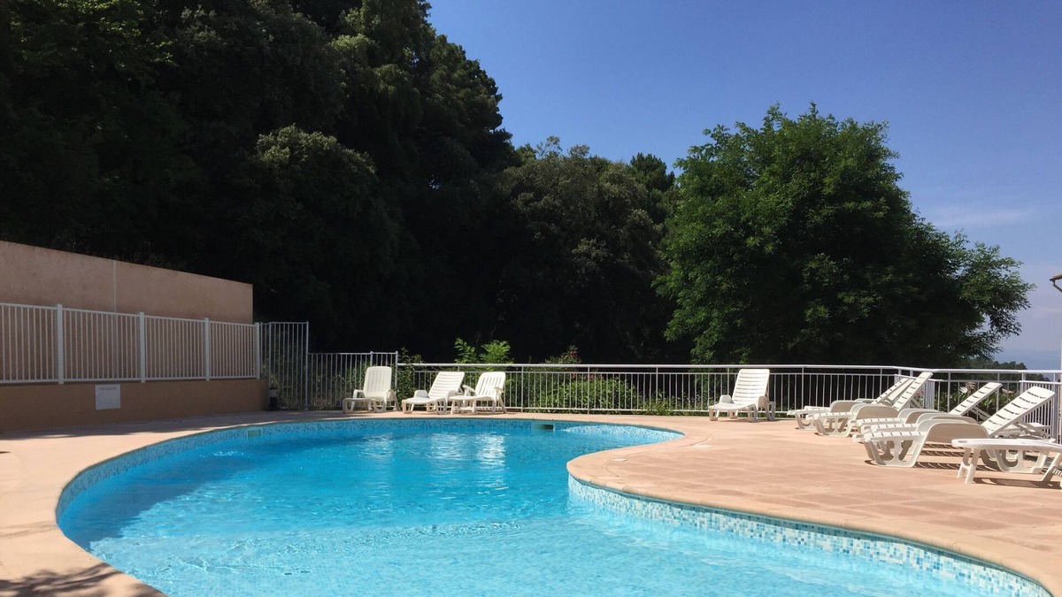 La Garde-Freinet Apartment | Charming apartment WIFI and pool near St Tropez