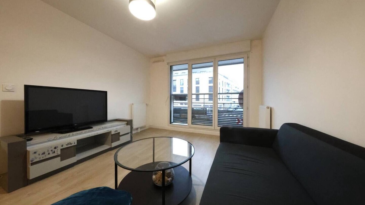 Juvisy-sur-Orge Apartment | Charming apartment in the center of JUVISY SUR ORGE