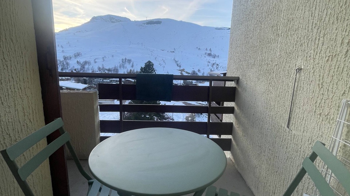 Mont-de-Lans Apartment | Charming apartment for 4 people, ski in, ski out