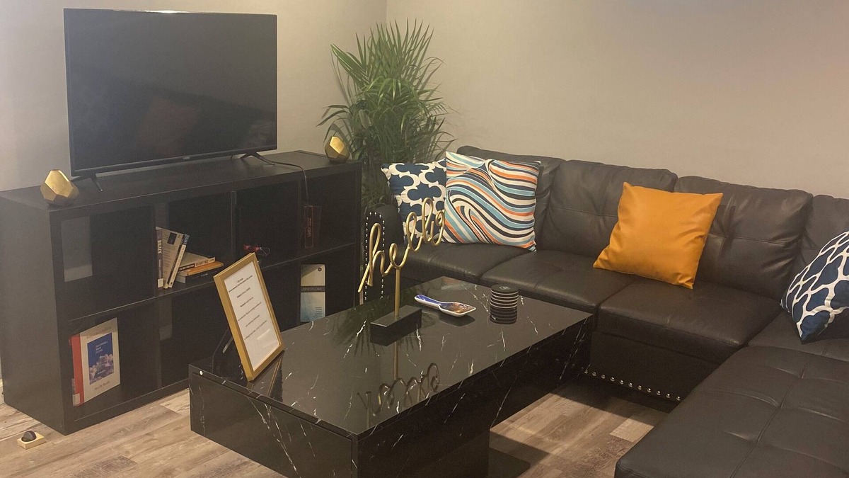 Lakeview Apartment | Charming apartment with AC in West Hempstead