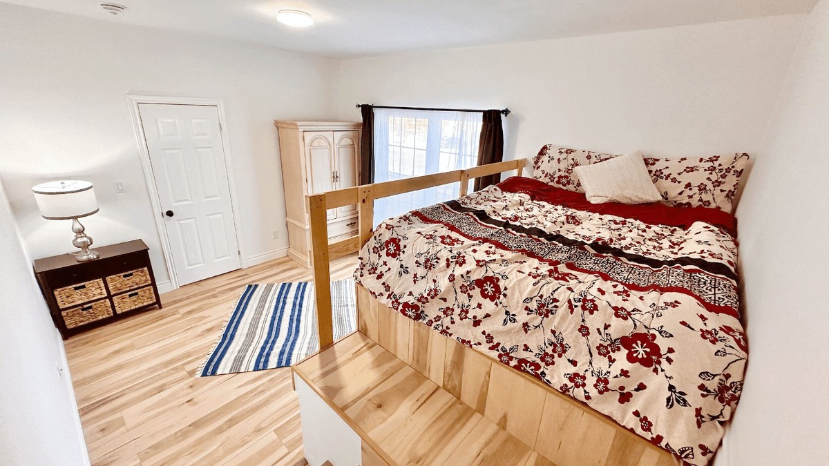 Port Colborne Apartment | Charming Apartment by the Canal and Beaches!