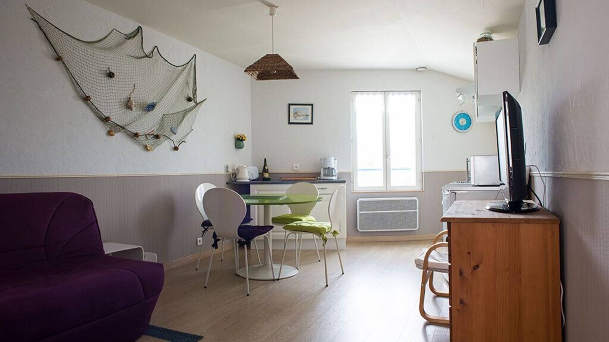Loctudy Apartment | Charming apartment, 2 minutes from the sea. From 315€ per week