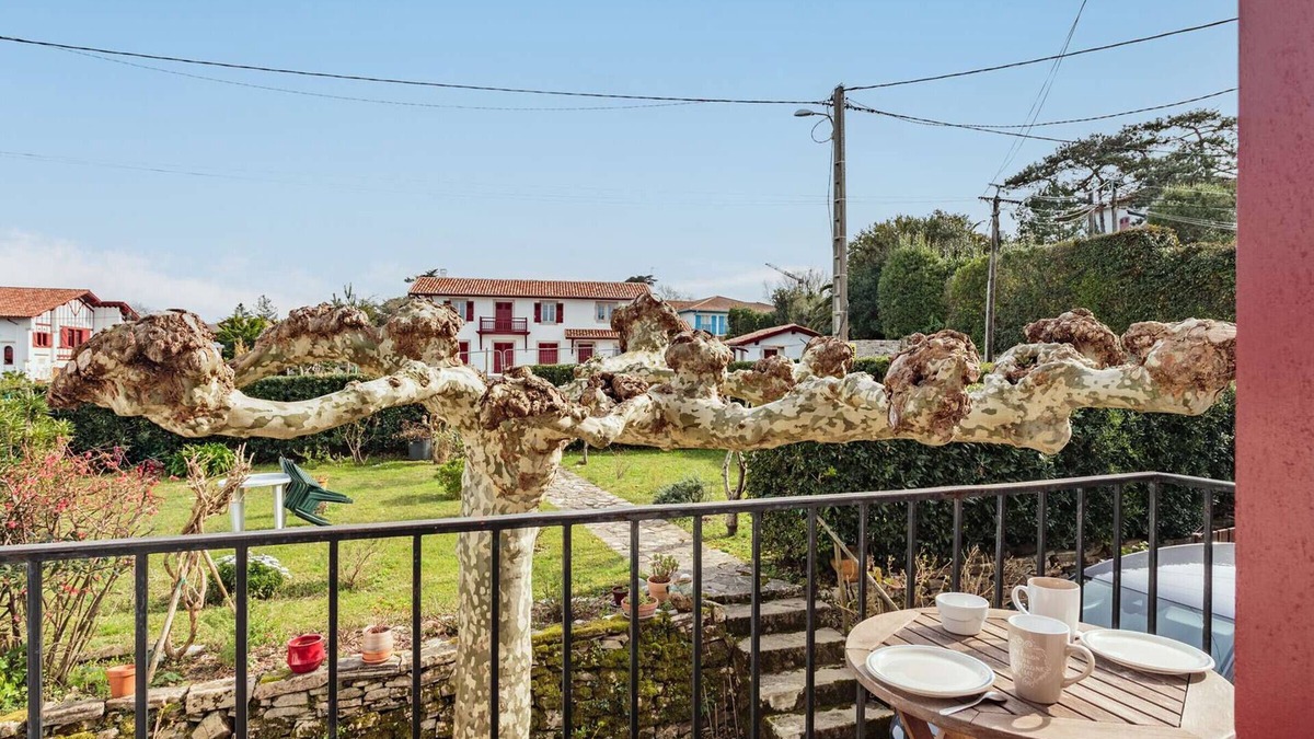 Guethary Apartment | Charming Apartment 300m from the Beach in Peaceful Guéthary
