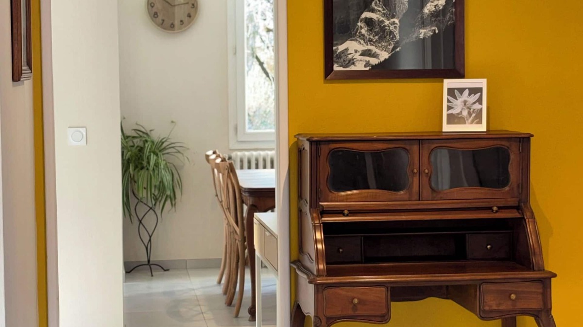 Albertville Apartment | Charming apartment in house