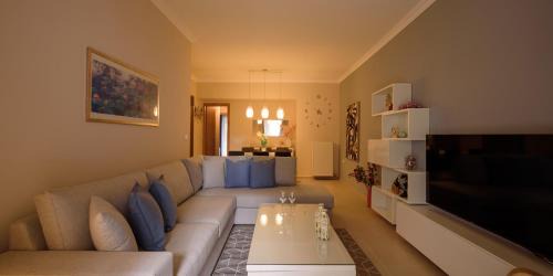Galatsi Apartment | Charming apartment Galatsi for 5 by MPS