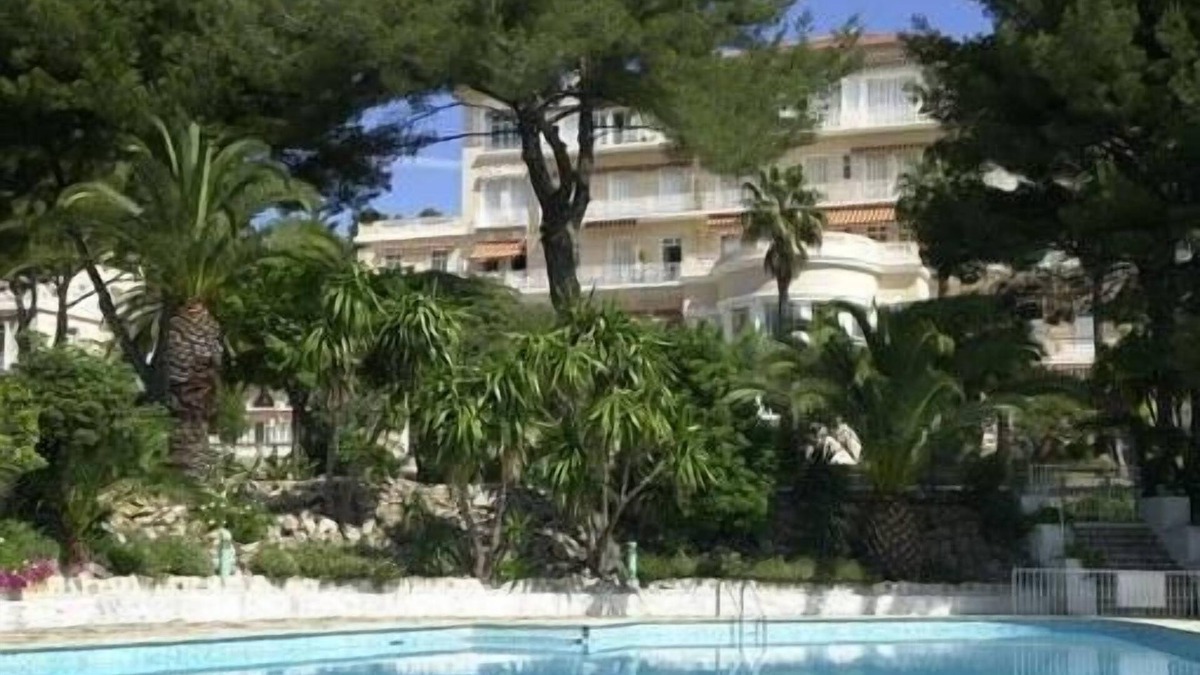 Hyeres Apartment | Charming apartment in a luxurious residence in Hyeres