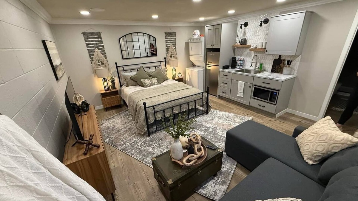 Delta Apartment | Charming apartment in Delta all in walking distance to coffee shops and dining.