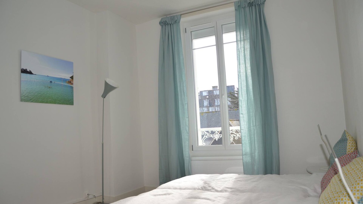 Dinard Apartment | Charming apartment in downtown Dinard close to the beach 4/6 people