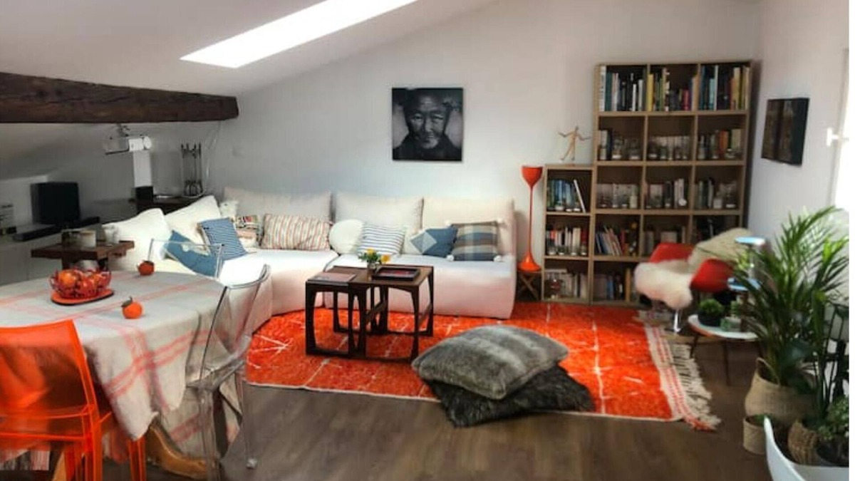 Bordeaux Golden Triangle Apartment | *Charming apartment in the heart of Bordeaux*.