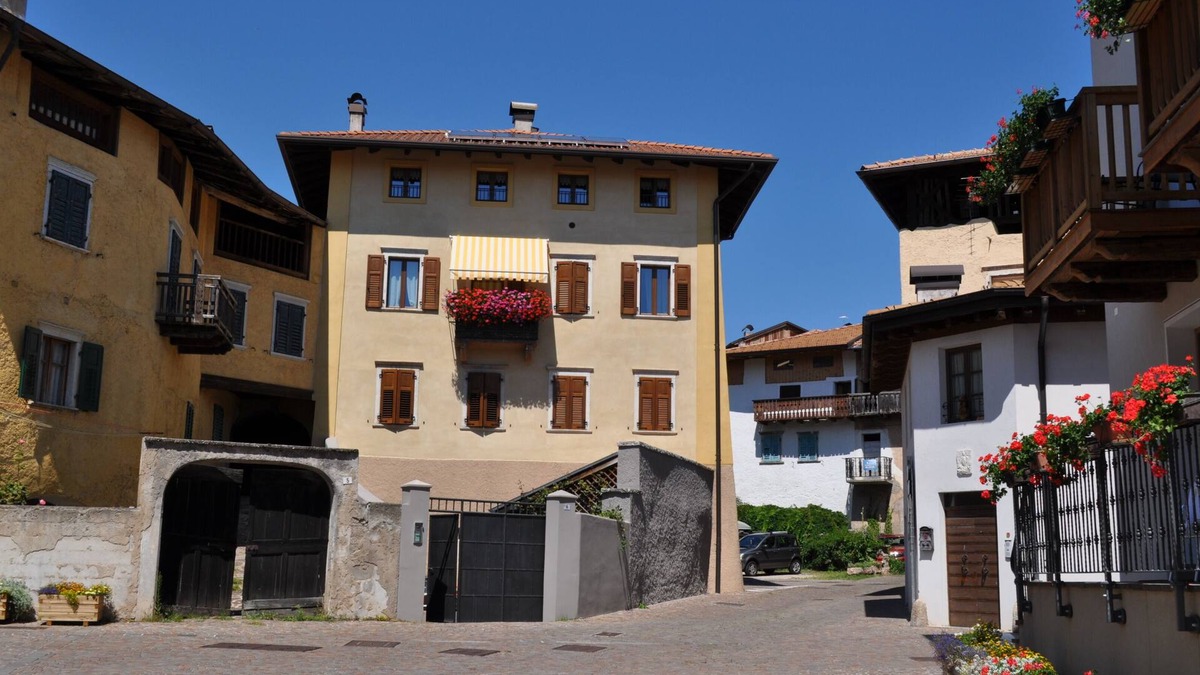 Sfruz Apartment | CHARMING APARTMENT IN ITALIAN ALPS TRENTINO