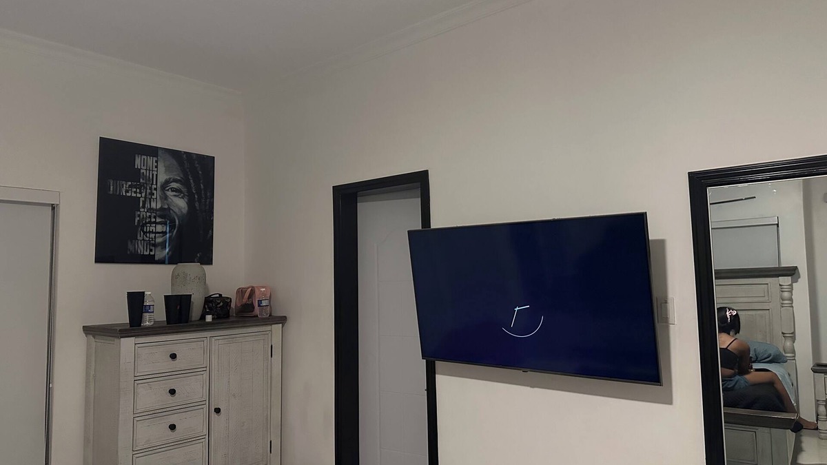 Molynes Gardens Apartment | Charming apartment in beautiful Kingston with AC