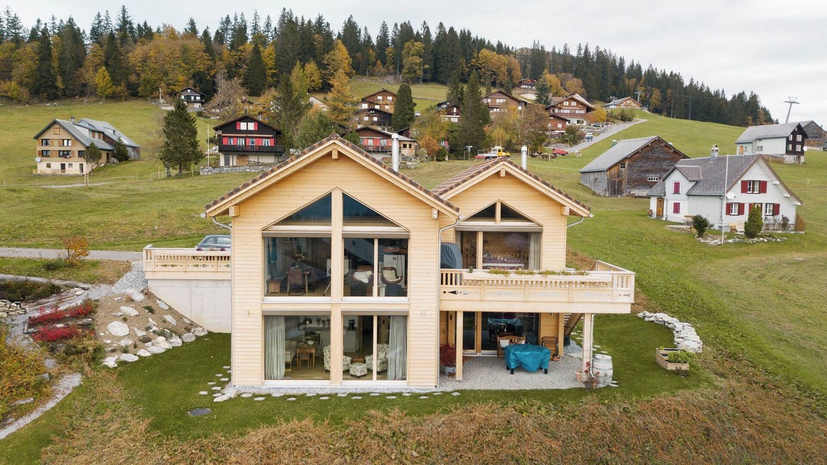 Mitloedi Apartment | Charming Apartment Strohballenhaus in Scenic Amden, Switzerland