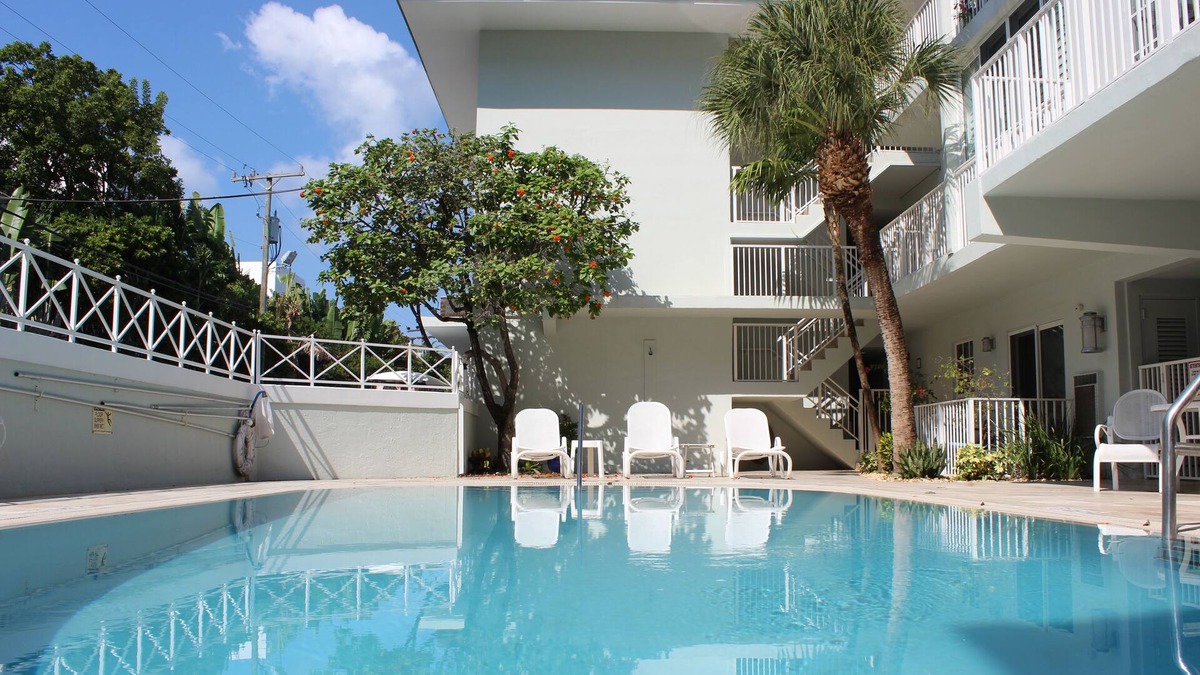 Key Biscayne Apartment | Charming Apartment Steps from the Beach