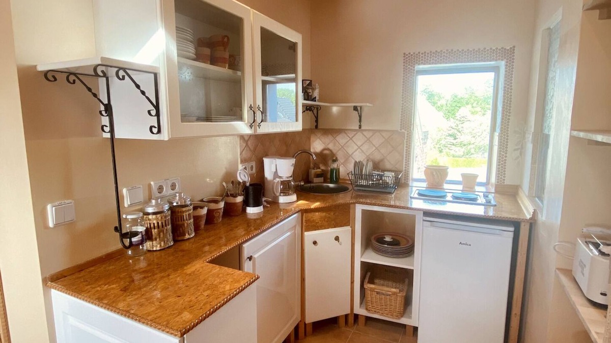 Zschernitz Apartment | Charming Apartment with Garden View