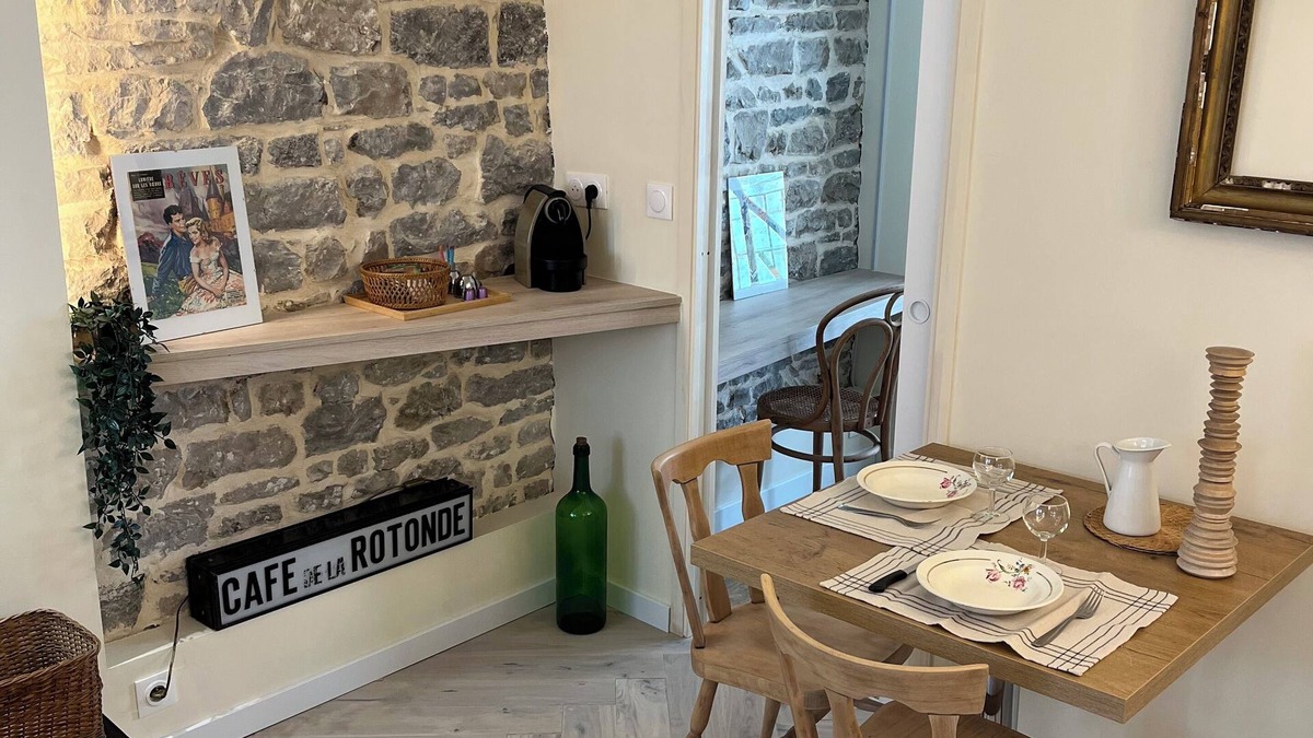 Besancon Old Town Apartment | Charming apartment with balcony