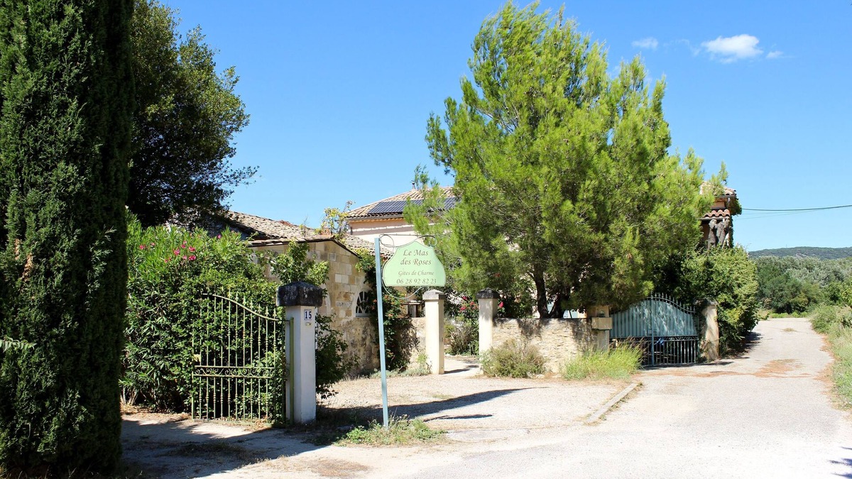 Goudargues Apartment | Charming Apartments in the Mas de Soleil (Gîte "Viva")