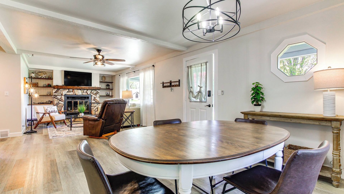Appleton House | Charming Appleton Getaway ~ 3 Mi to Downtown!