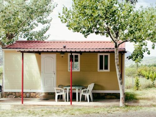 La Puebla de Roda House | Charming Aragonese Bungalow
