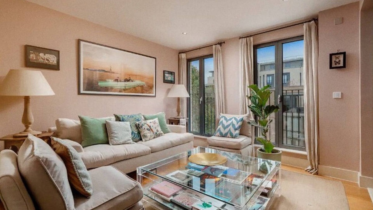 Golborne Apartment | Charming artist’s flat near Portobello