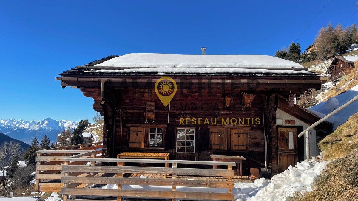 Chandolin Ski Chalet | Charming authentic and warm chalet with 4 bedrooms – Ideal for 6 people.This chalet combines comfort